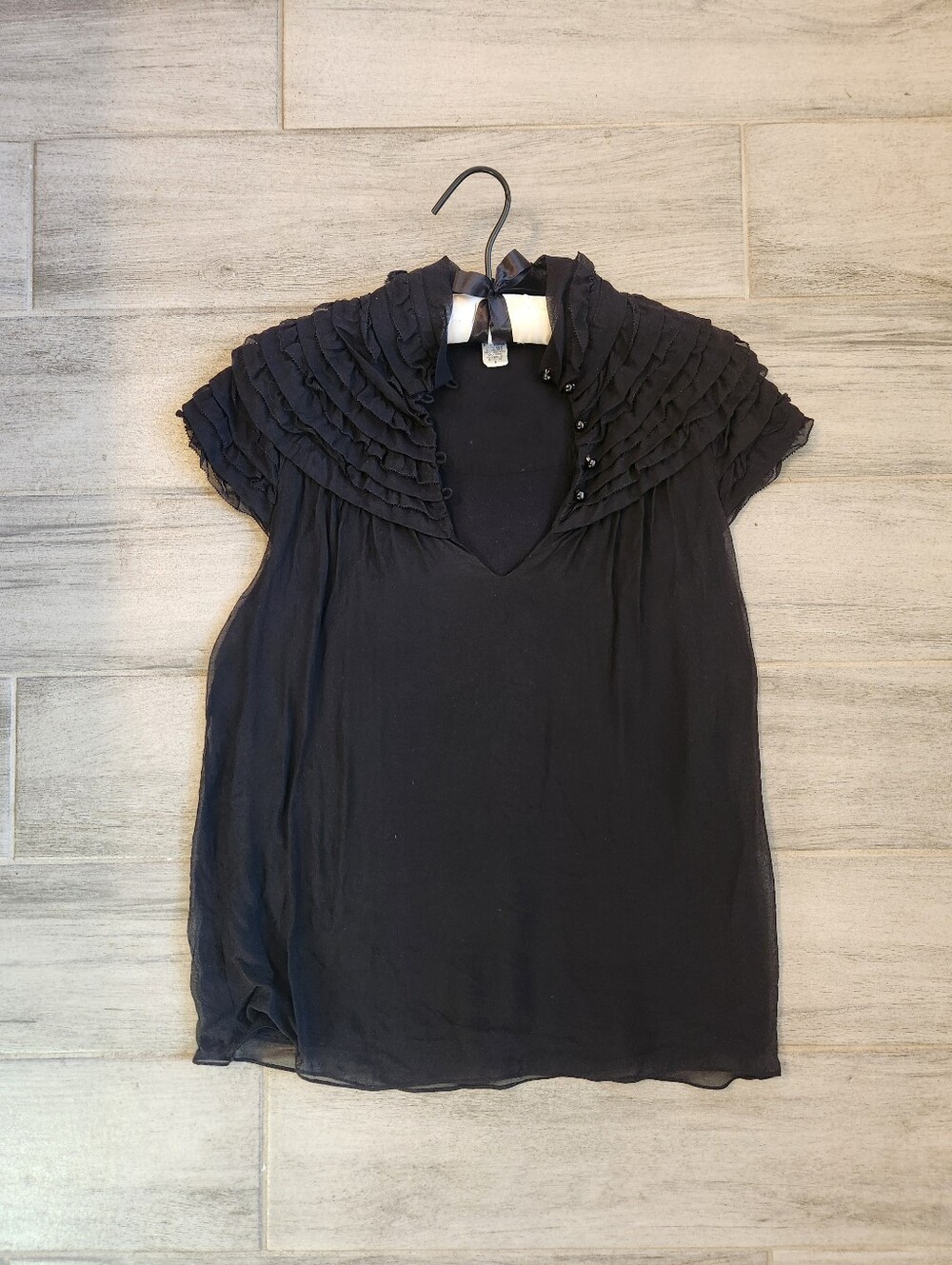 Diane Von Furstenberg DVF Top 8 Black 100% Silk Ruffles Tiered V-Neck Blouse
